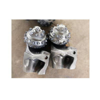 Rock Teeth Hard Rock Drilling Bucket 40rpm Jenis Pengelasan Roller Bits Dapat Dilepas