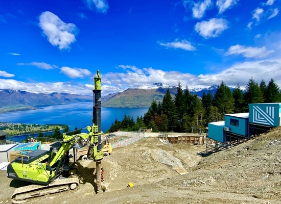 Rig Pengeboran Lubang Bor Hidraulik KR50A Disesuaikan Kecepatan Berjalan Maksimal 5,6km/H