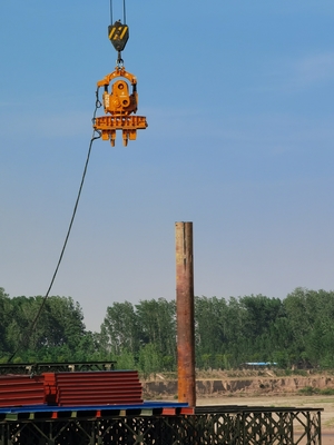 Pile Driver Attachment 90kw 120kw 150kw Electric Sheet Pile Vibro Hammer