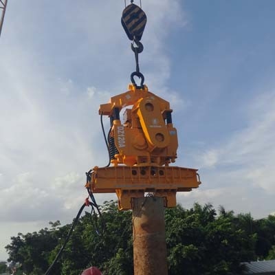 Peralatan Penggerak Tumpukan Kerja Tinggi Tumpukan Palu 120Kw Electric Vibro Hammer Untuk Tumpukan Casing Baja