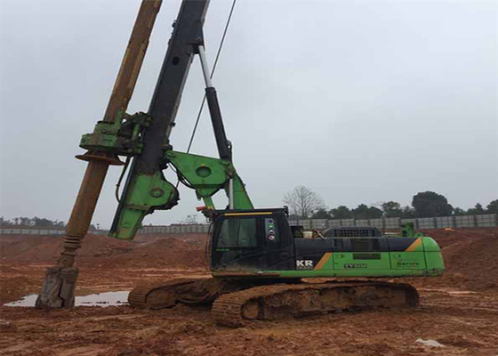 CAT Chassis 60m / Min Mesin Hidrolik Piling Rig Rig Pengeboran Perayap Tanah Di Pondasi